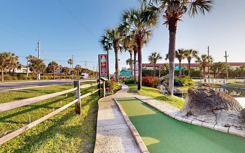 The tee at Hole 2