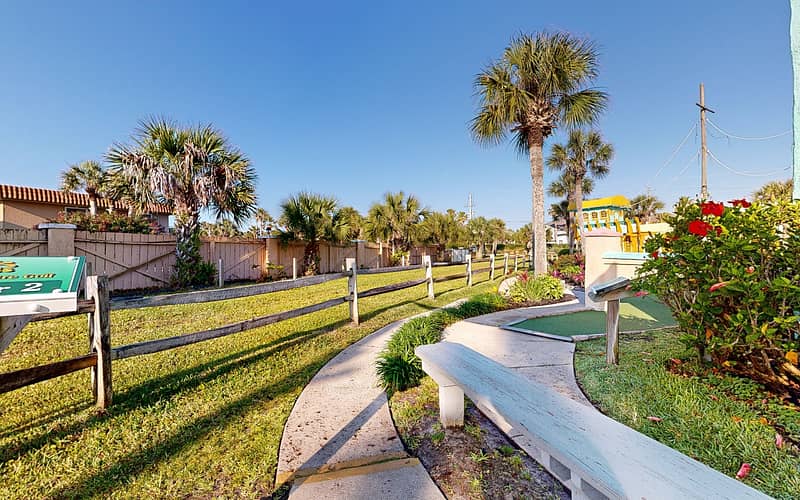 The tee at Hole 8